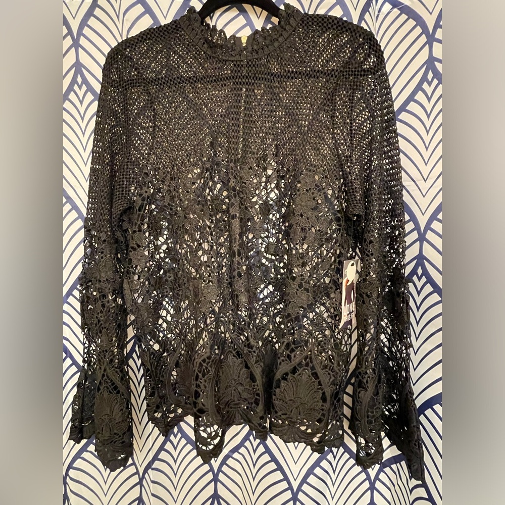 NWT Lace See Through Top.Gold Zipper In Back .. Bell Sleeves…Size XXL